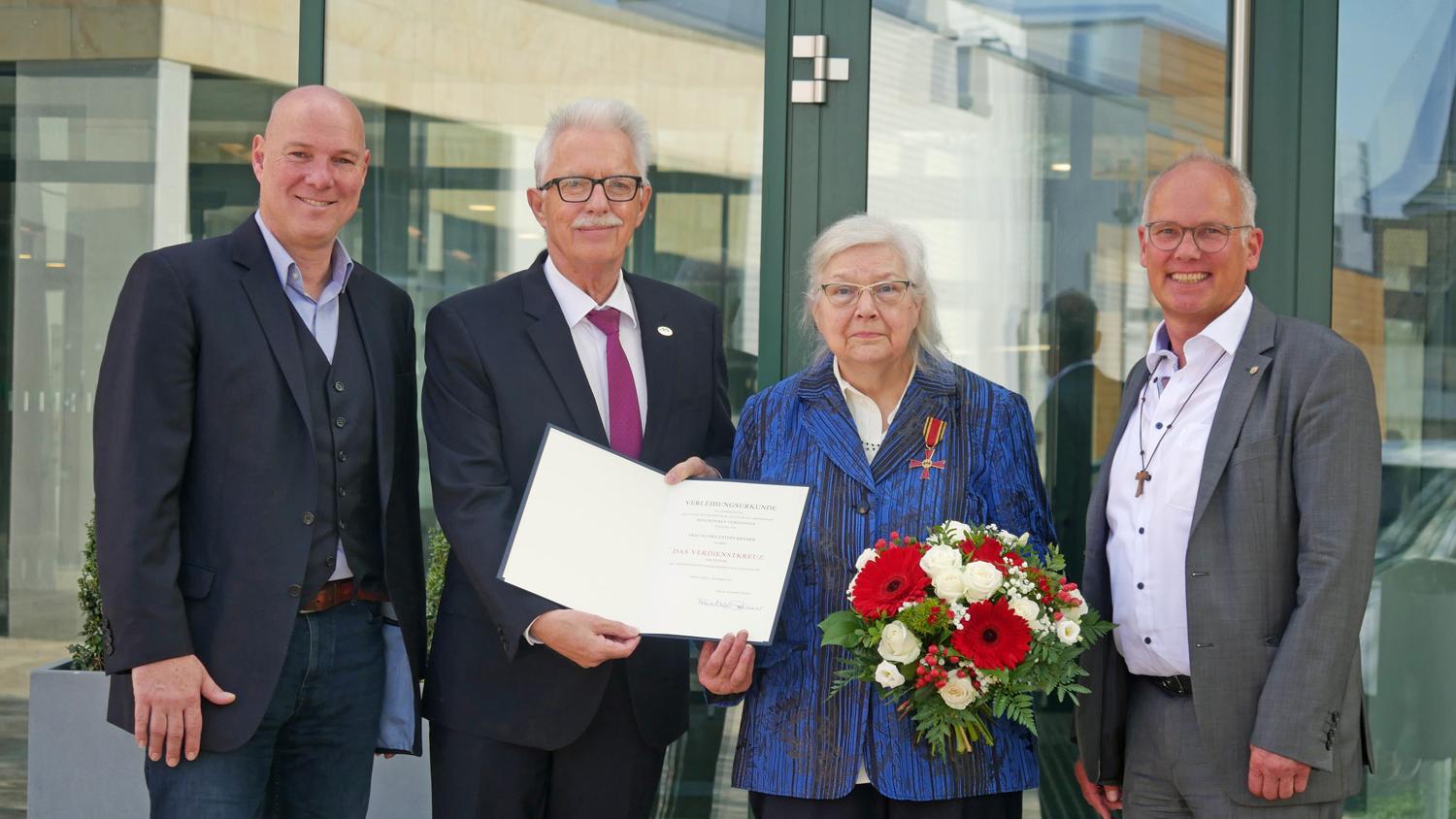 Bundesverdienstkreuz Elvira Enters-Krämer_03_artikel