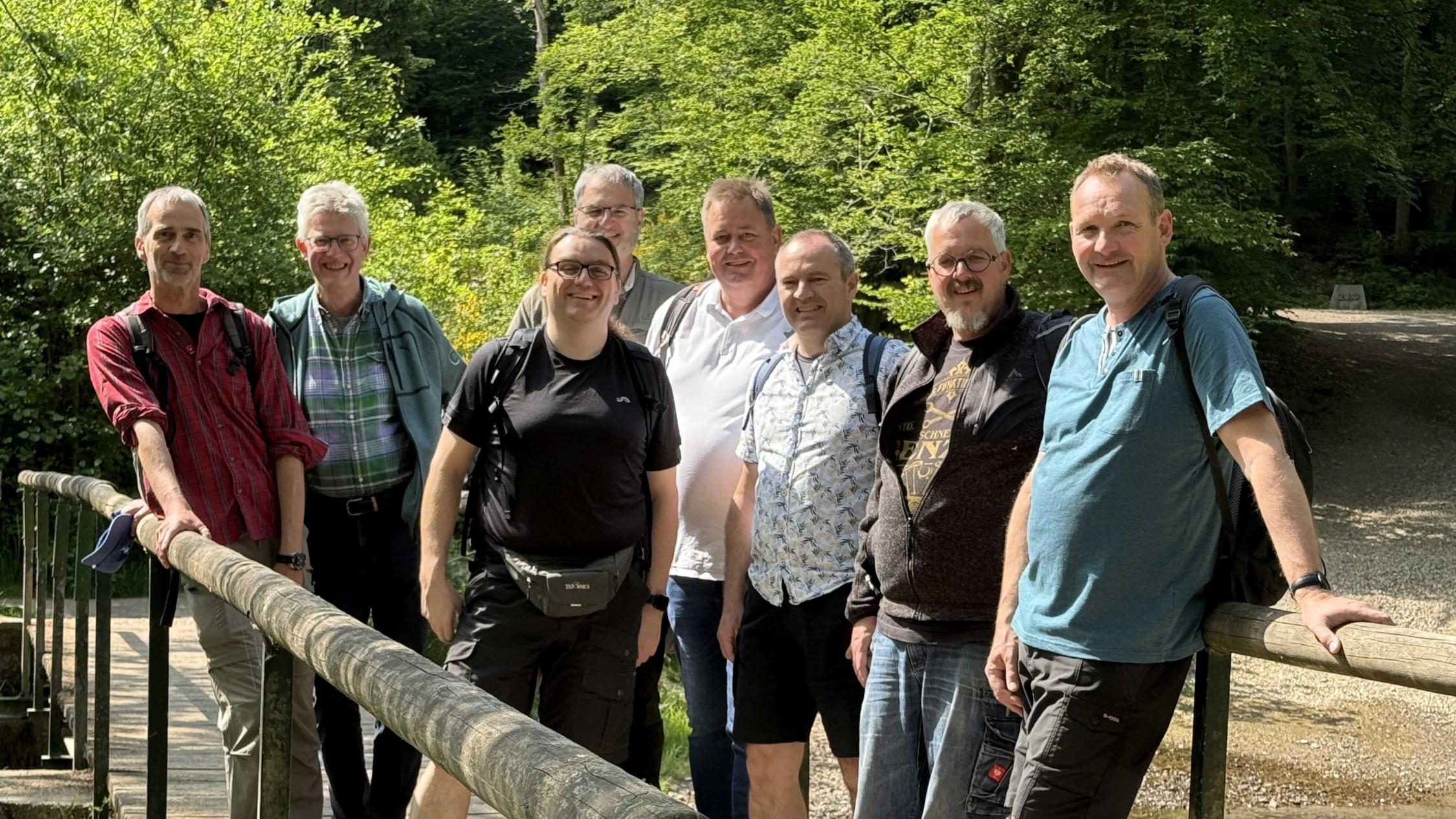 Gruppenbild mit Männern