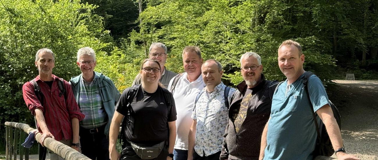 Gruppenbild mit Männern