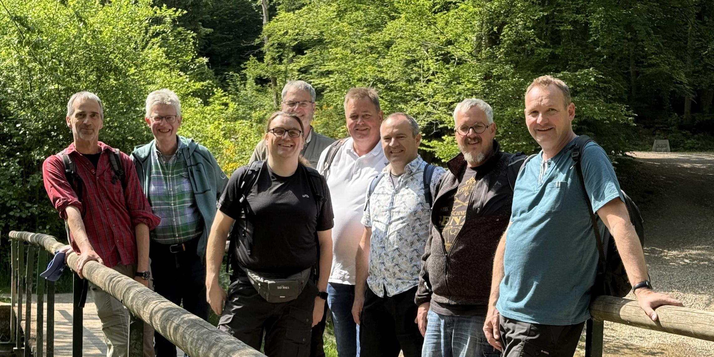 Gruppenbild mit Männern