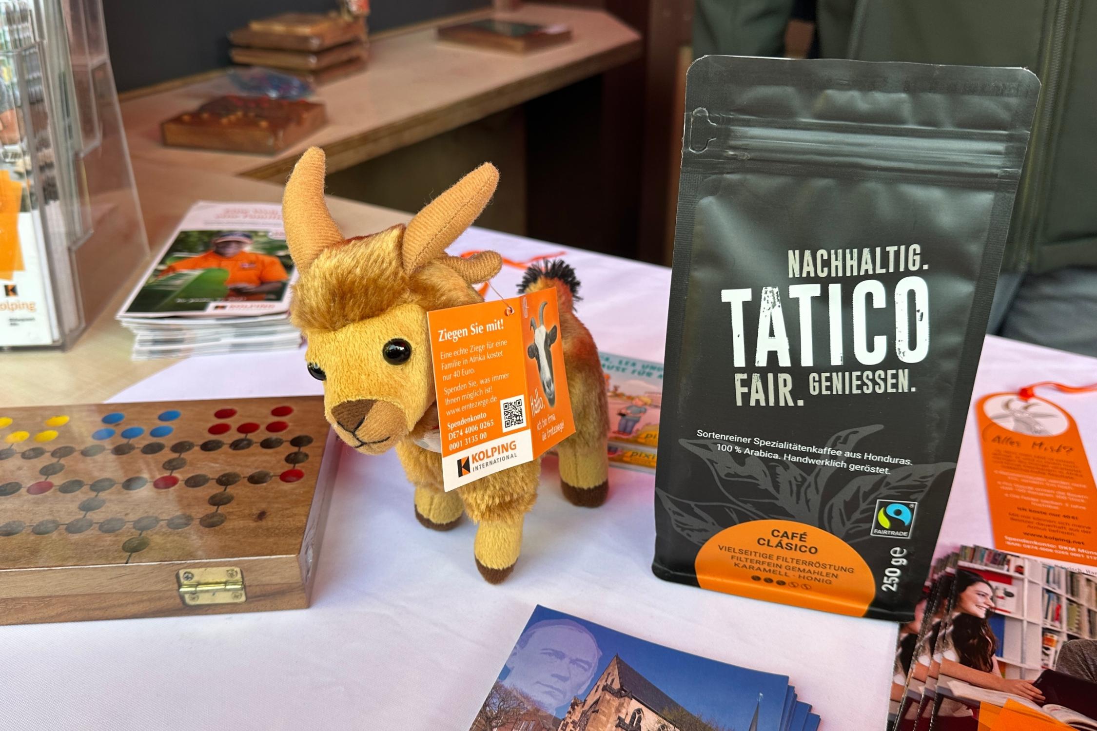 Weihnachtsmarkt am Roncalliplatz Kaffee (c) Michaela Roemkens Weihnachtsmarkt am Roncalliplatz Kaffee