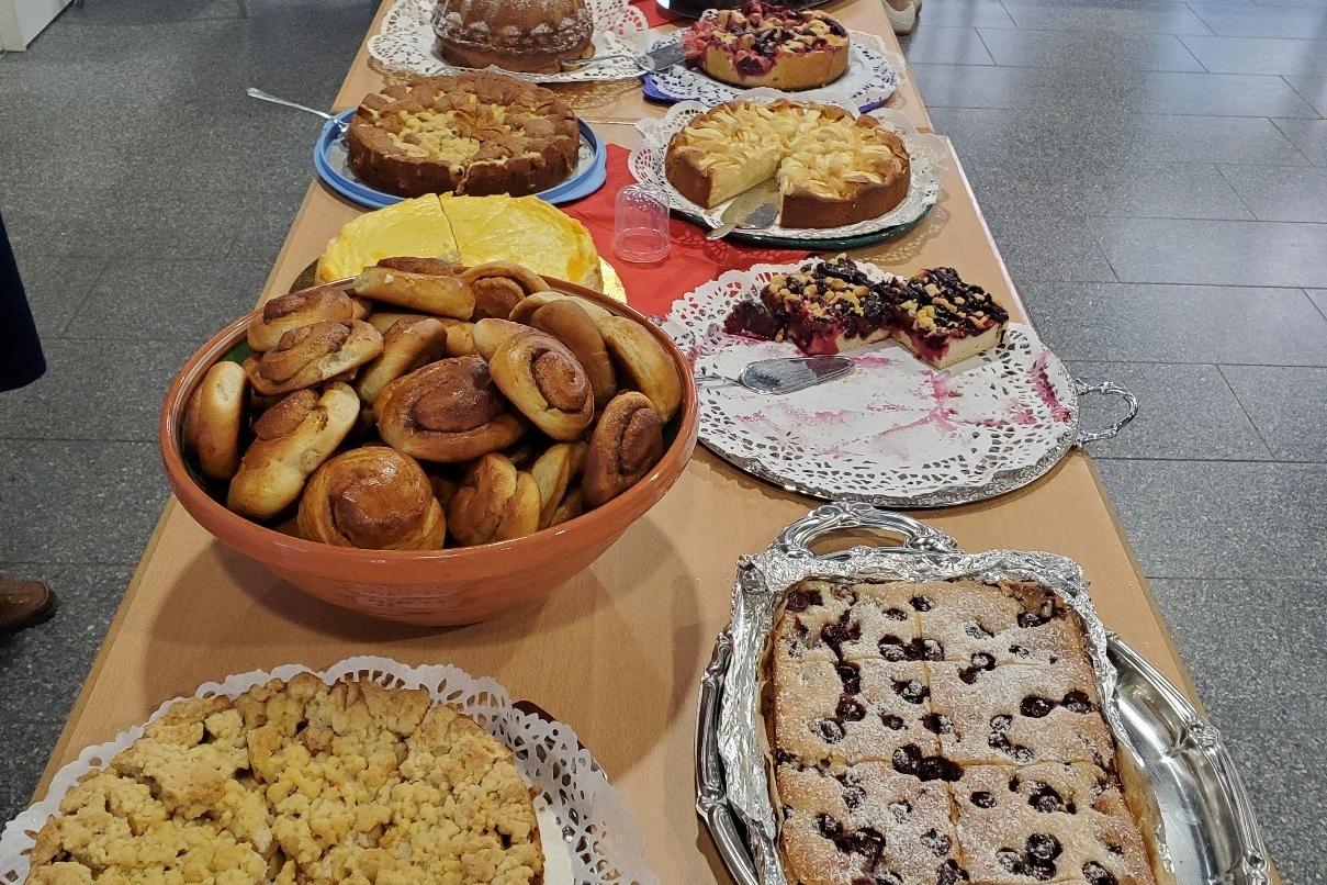 Kuchenbuffet (c) KF Dellbrück Kuchenbuffet