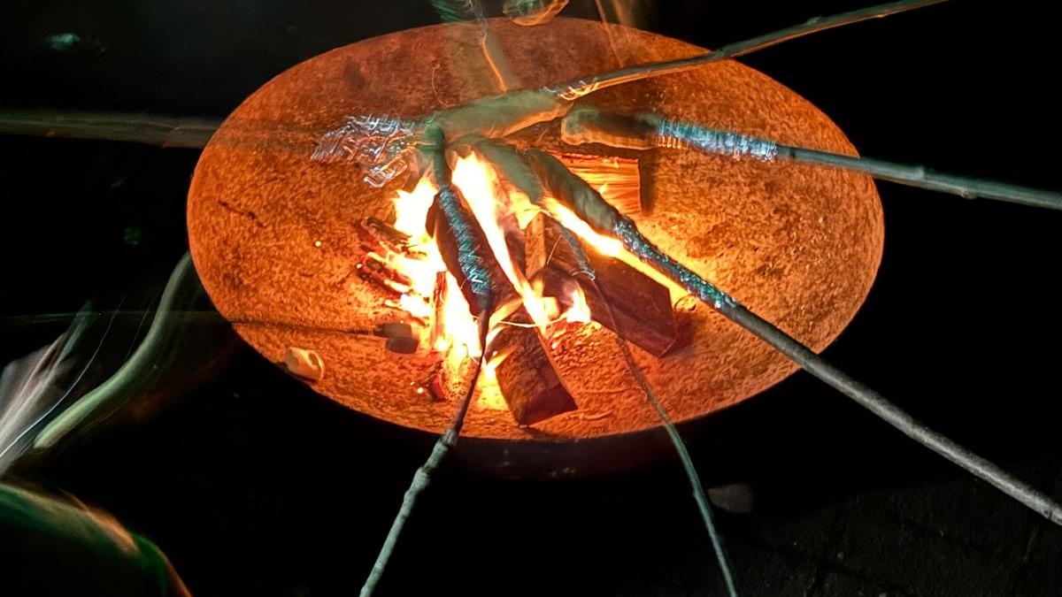 Lagerfeuer und Stockbrot