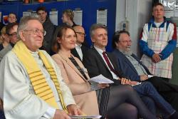 V.l.n.r.: Winfried Motter, Maren Behlau (Standortleiterin), Gerd Meyer (Gesamtleiter KBW), Bernhard Marewski (Bürgermeister). V.l.n.r.: Winfried Motter, Maren Behlau (Standortleiterin), Gerd Meyer (Gesamtleiter KBW), Bernhard Marewski (Bürgermeister).